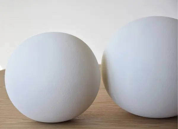 Bola grande cerámica textura blanco mate