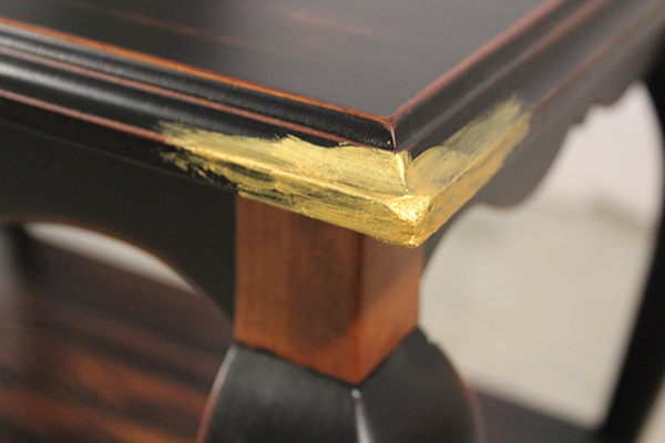 Mesa Auxiliar Vintage Burns Anticuario Dorado