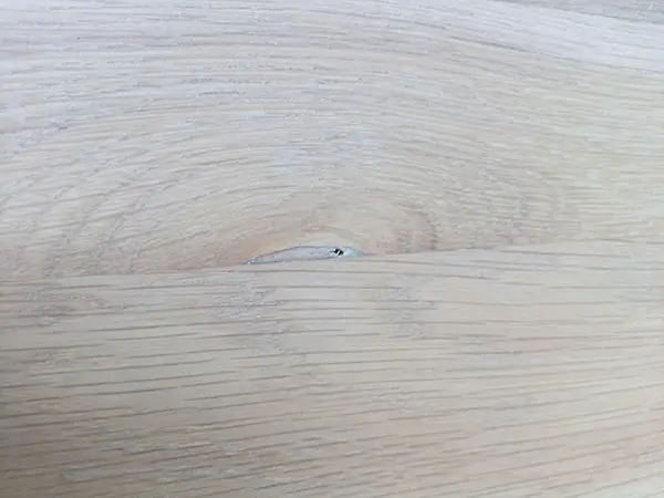 Mesa de comedor roble macizo Lig. defectos