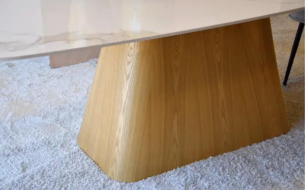 Mesa de comedor esquinas redondeadas cerámica Pereiro