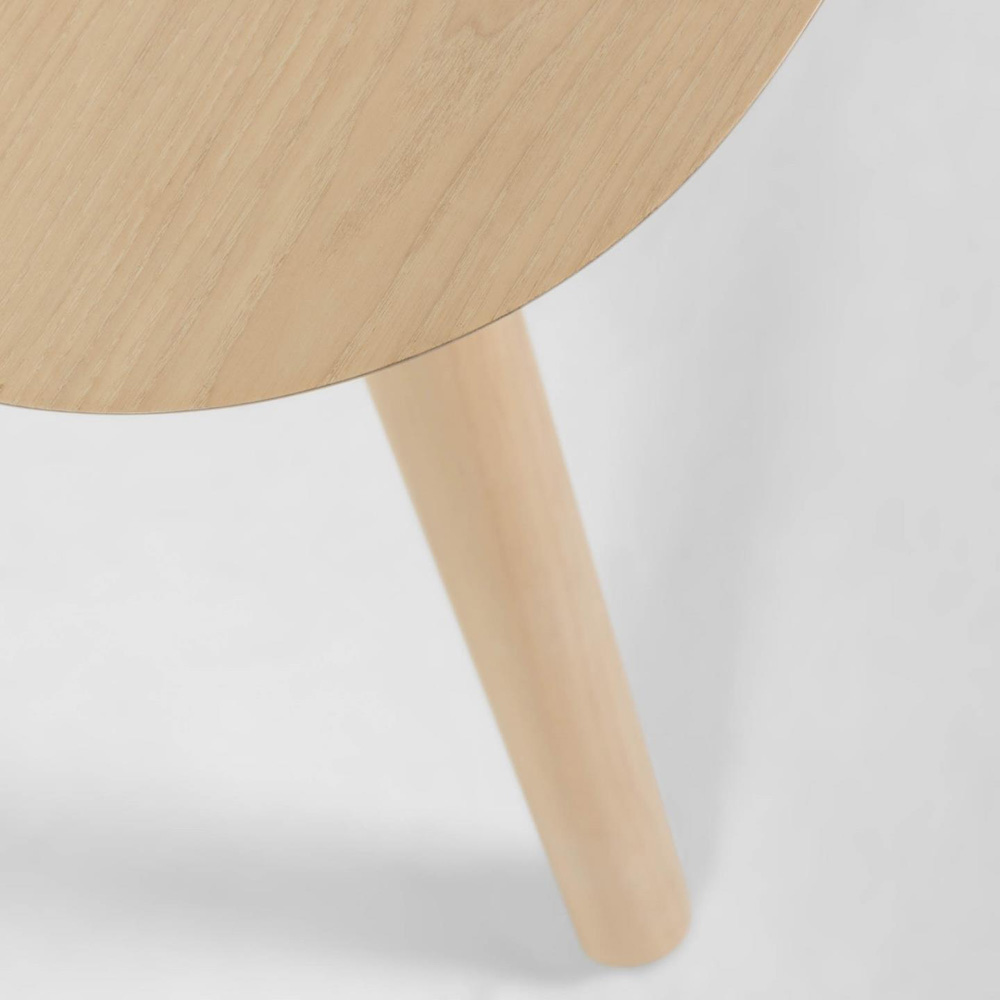Mesa comedor madera maciza con chapa de fresno Dilan