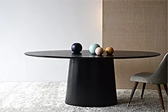 Mesa de comedor oval negra madera de fresno pie central Mesa de comedor oval negra madera de fresno pie central