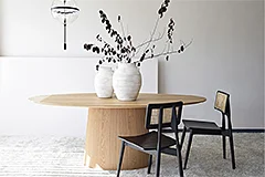 Mesa de comedor oval natural madera de fresno pie central Mesa de comedor oval natural madera de fresno pie central