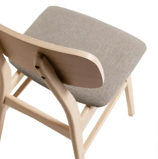 Silla de madera con roble Selia
