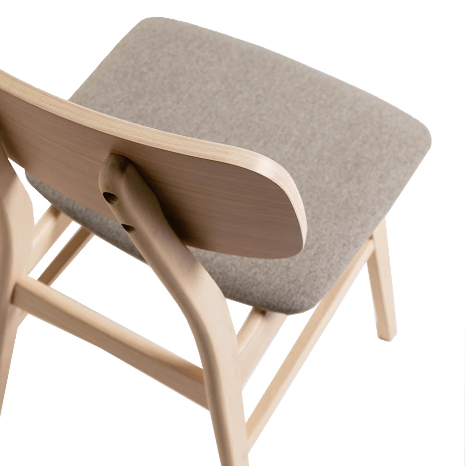 Silla de madera con roble Selia