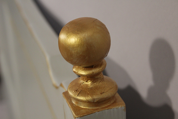 Cabecero Vintage Blanco Roto y dorado