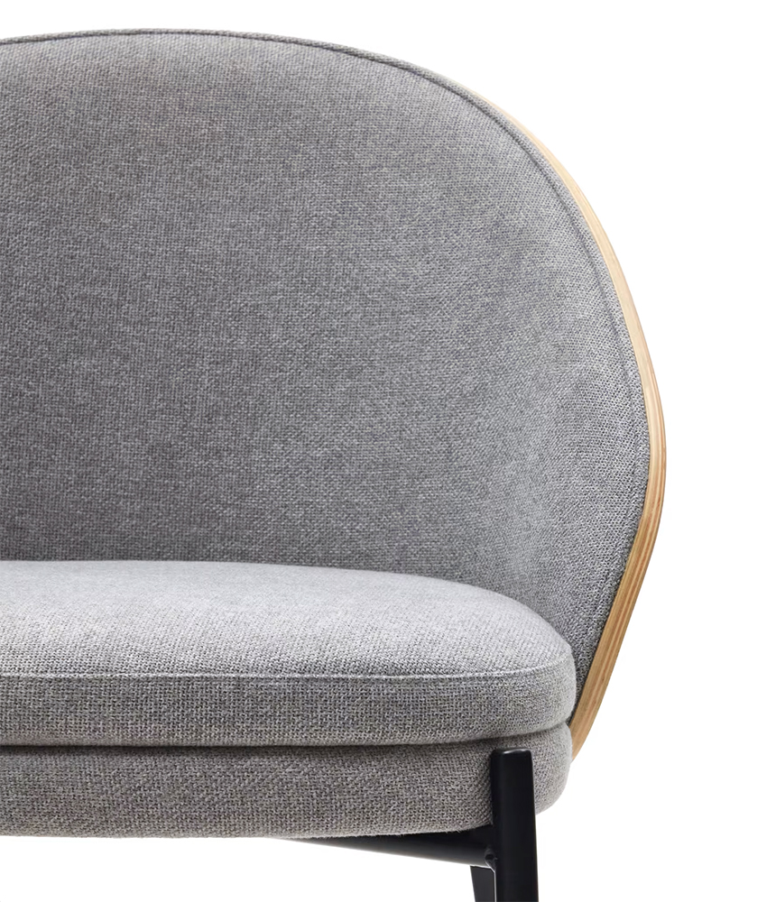 Silla trasera de fresno tapazada en gris pata metálica negra Eamy