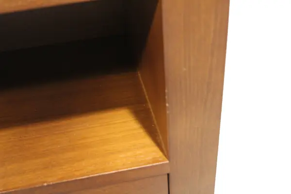 Mesa de noche Alva 1 cajón lig.defectos