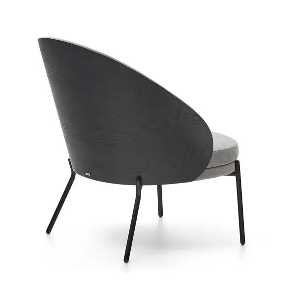 Sillón de fresno negro tapizado en gris pata metálica negra Eamy