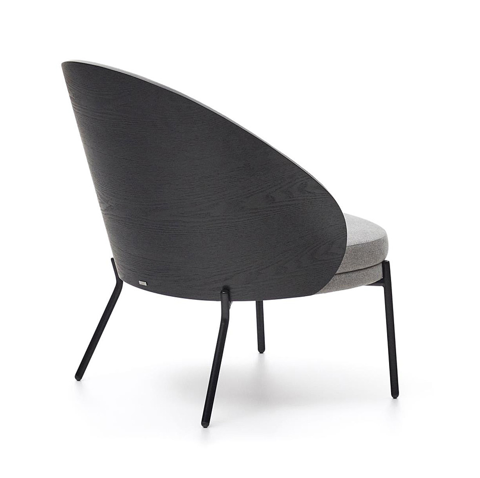 Sillón de fresno negro tapizado en gris pata metálica negra Eamy
