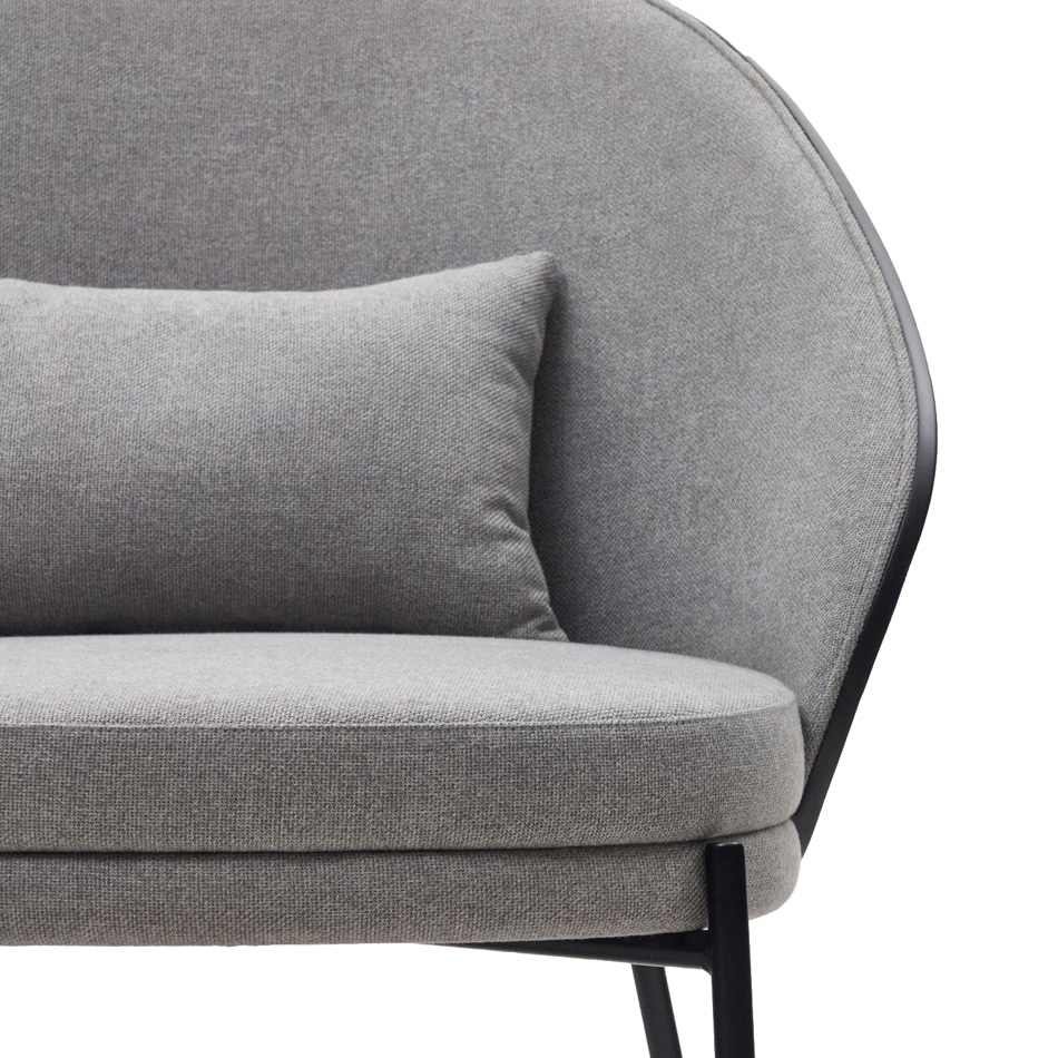 Sillón de fresno negro tapizado en gris pata metálica negra Eamy