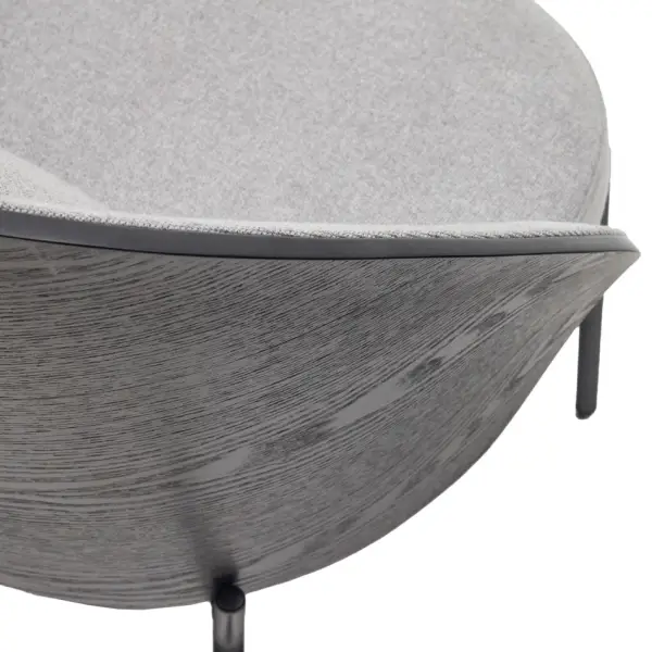 Sillón de fresno negro tapizado en gris pata metálica negra Eamy