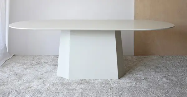 Mesa de comedor fresno natural Facetas