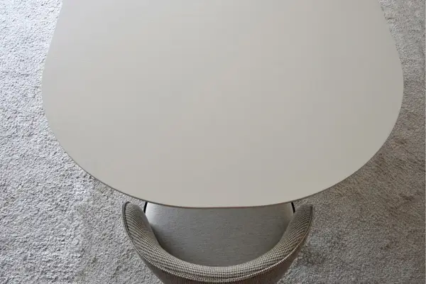 Mesa de comedor fresno natural Facetas
