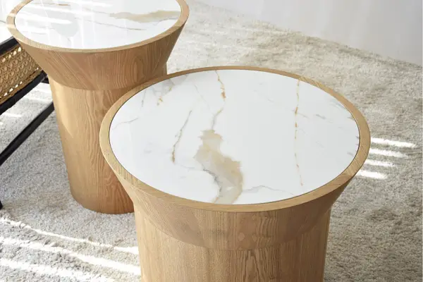 Mesa auxiliar fresno de diseño cilíndrico mármol Neda