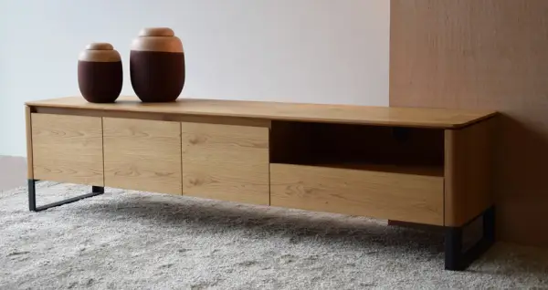 Mueble de televisión roble Kartell