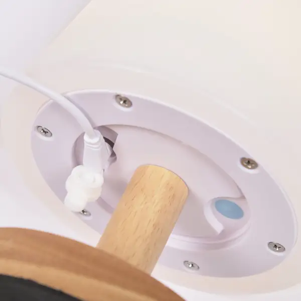Lámpara de sobre mesa ámbar madera con batería LED