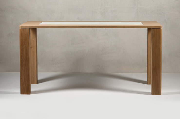 Mesa de comedor con pizarra