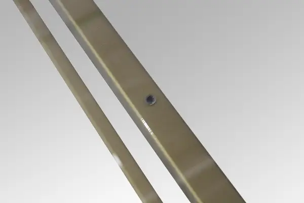 Mesa de centro dorada y cristal Kiter Lig.defectos