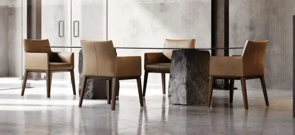 Silla de madera maciza tapizada Carter