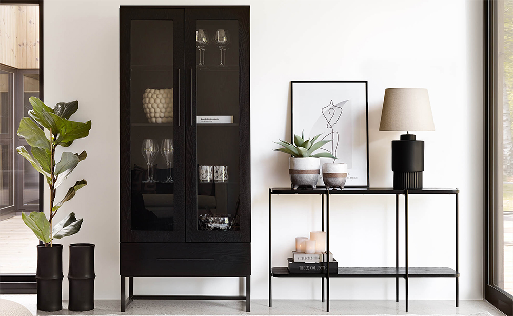 Vitrina alta estrecha negra Penthouse