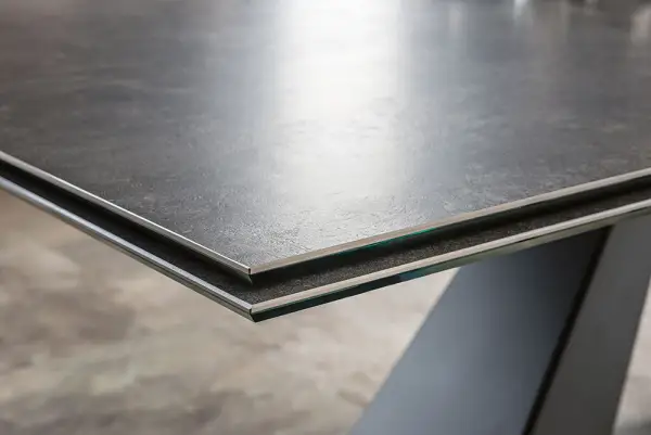 Mesa de comedor extensible keramik Eliot Cattelan