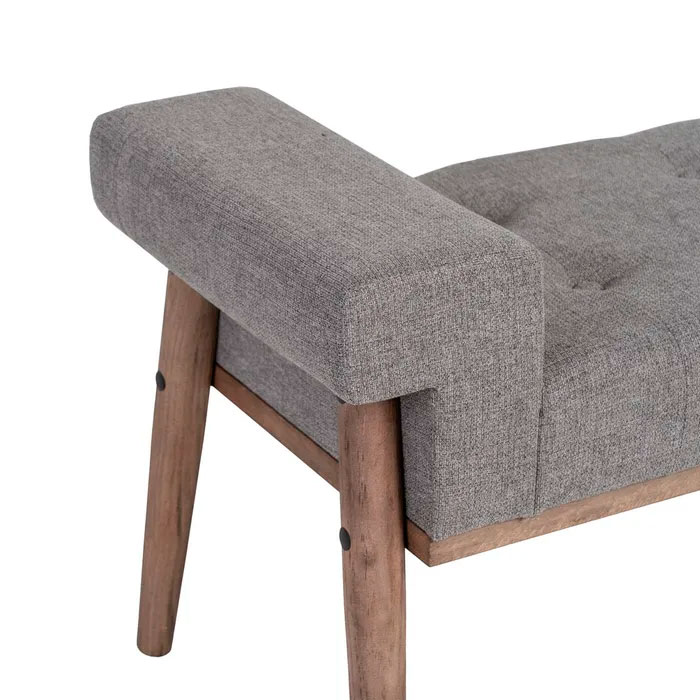 Banqueta tapizada gris con patas de madera Rivia