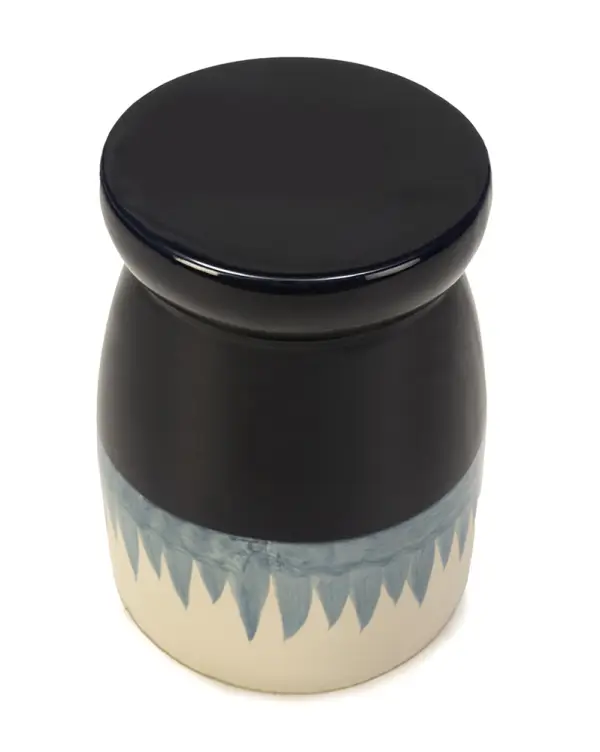 Taburete de ceramica color blanco y azul