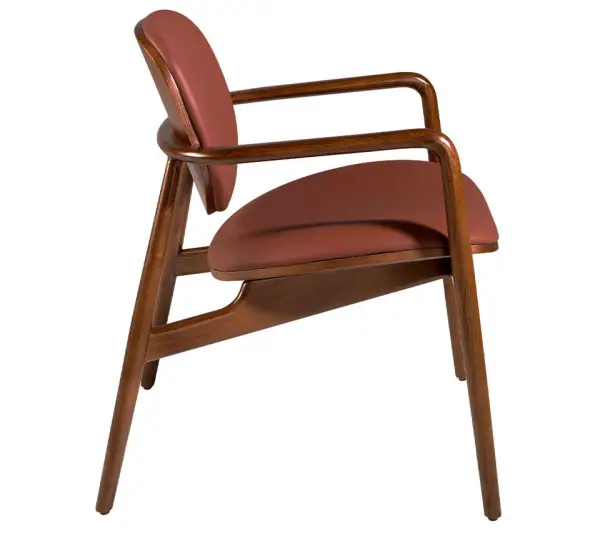 Sillón tapizado en polipiel y patas madera de fresno Ternis