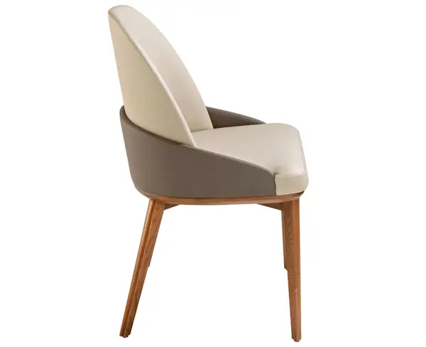 Silla tapizada en polipiel gris y patas en madera de fresno