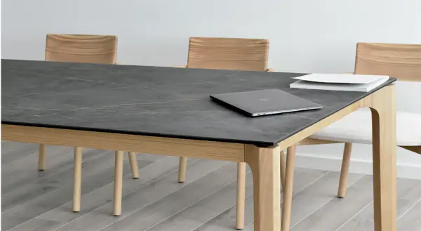 Mesa de comedor tapa porcelánico Neok