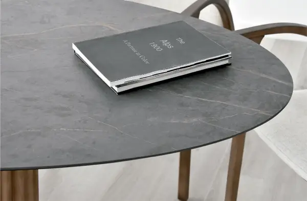 Mesa de comedor ovalada porcelánico Aure