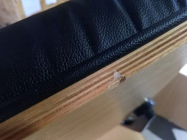 Sillón con reposapiés Fresno relax piel negra. Lig defectos