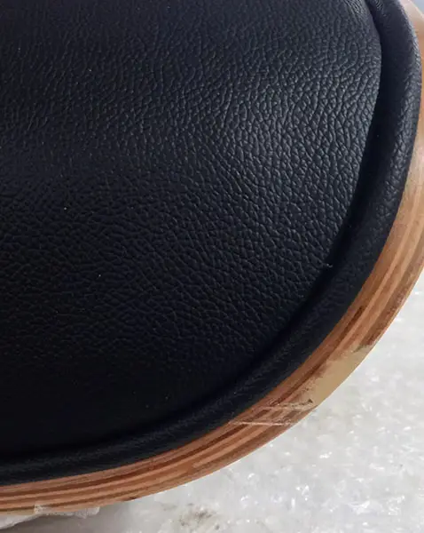 Sillón con reposapiés Fresno relax piel negra. Lig defectos