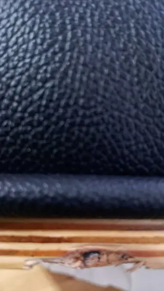 Sillón con reposapiés Fresno relax piel negra. Lig defectos