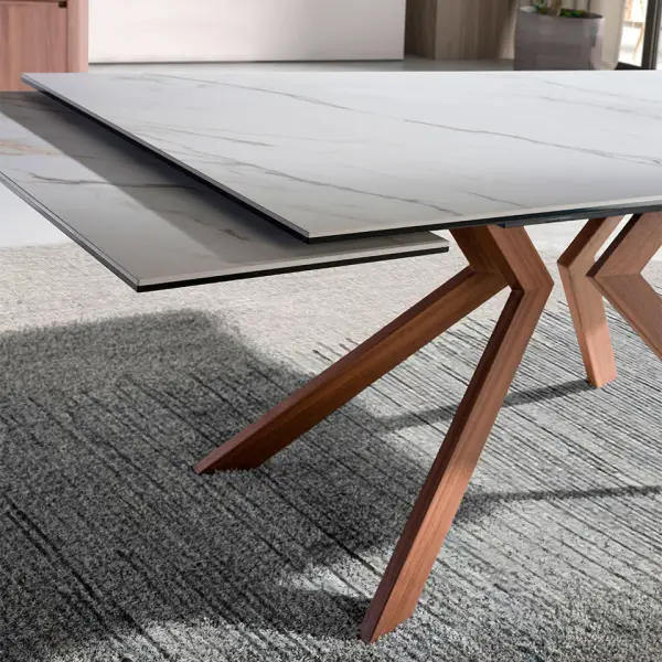 Mesa de comedor extensible porcelánico y nogal Mures