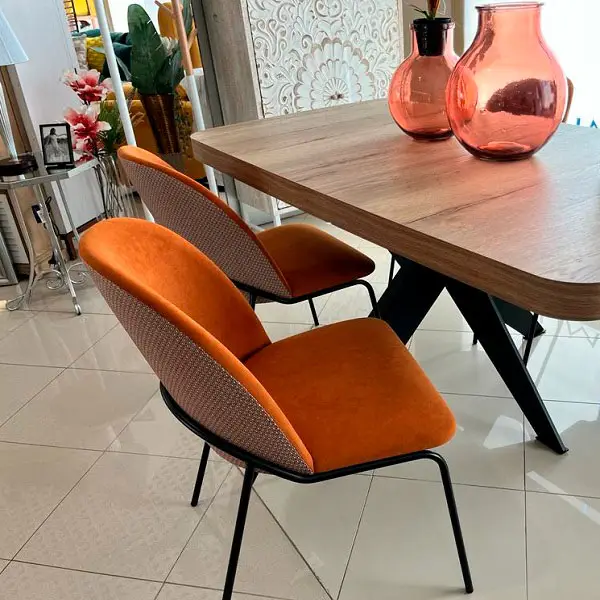Silla patas metálicas tapizada Nova