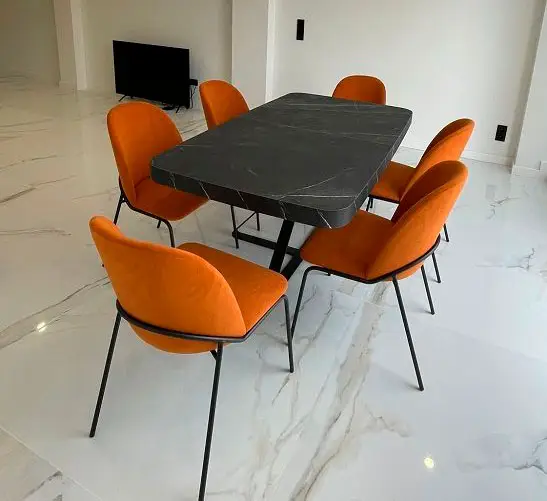 Silla patas metálicas tapizada Nova