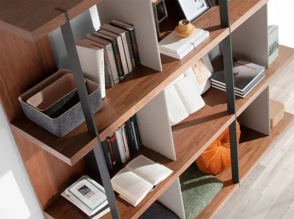 Librería nogal con laterales lacados y acero negro Aidar