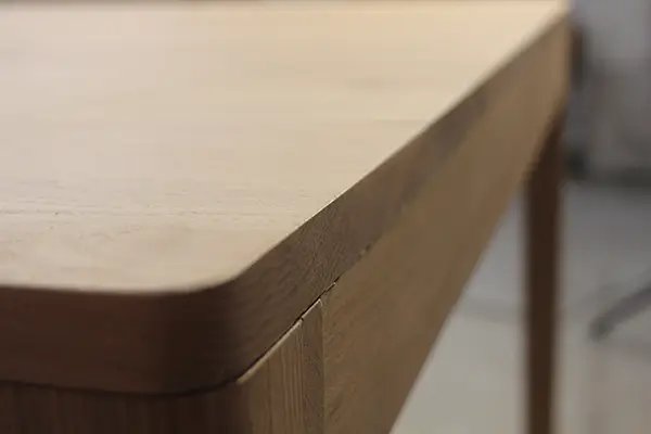 Mesa de comedor roble macizo Lig. defectos