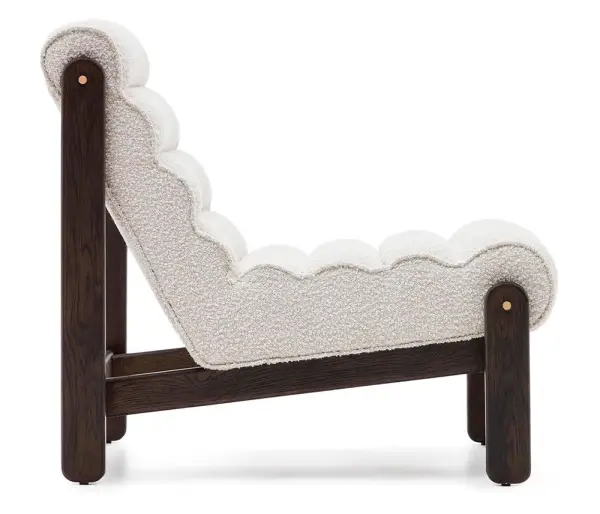 Butaca borreguito blanco y madera maciza Magira Kave Home