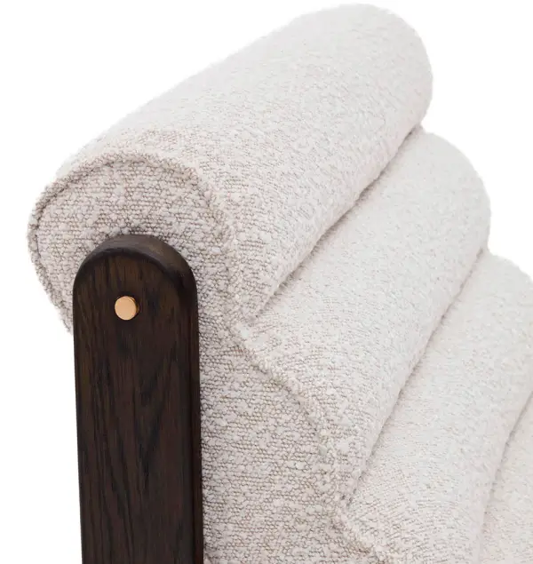 Butaca borreguito blanco y madera maciza Magira Kave Home