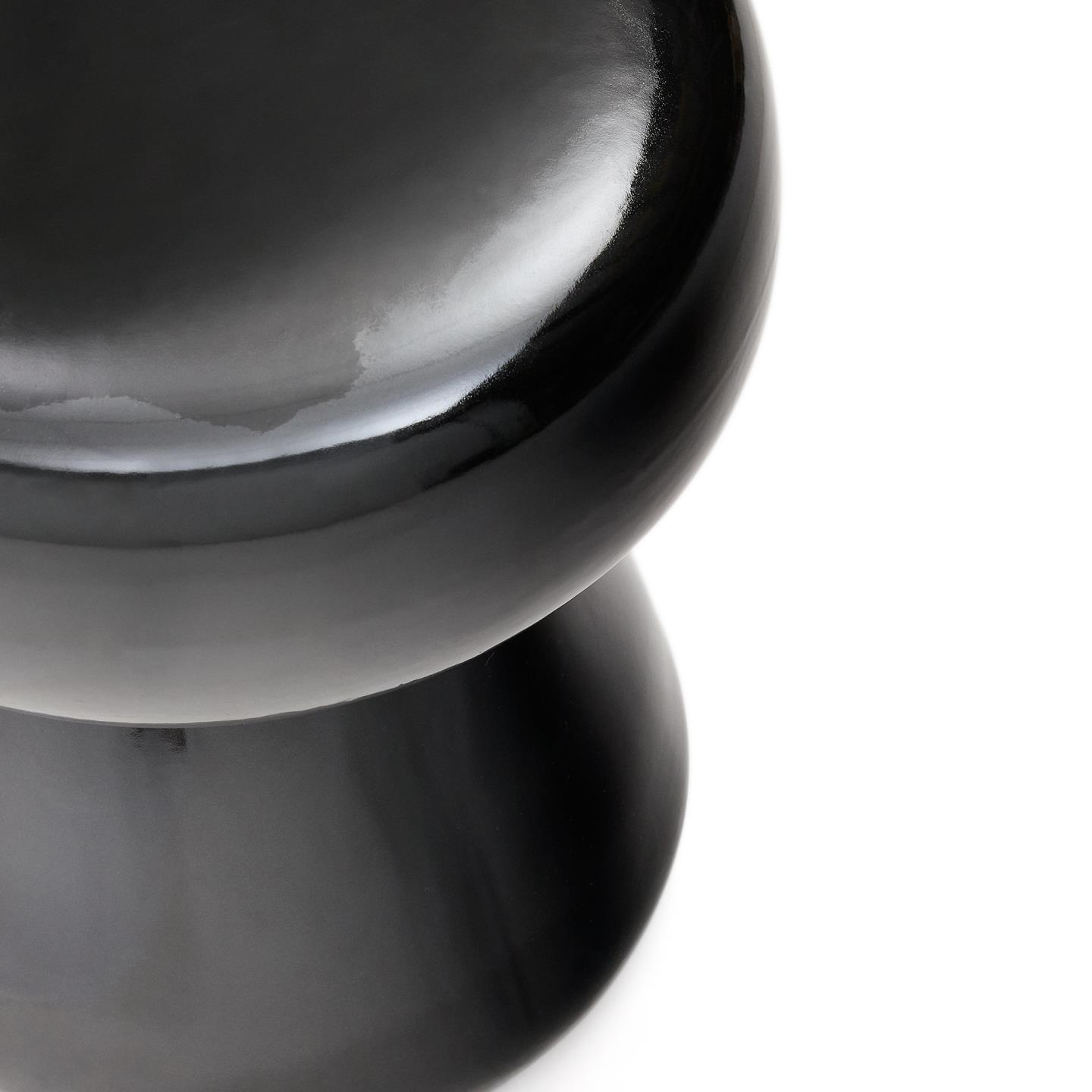 Mesa auxiliar Manya de cerámica negro Kave Home