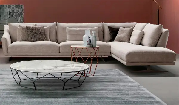 Sofá con chaise longue tapizado Roll