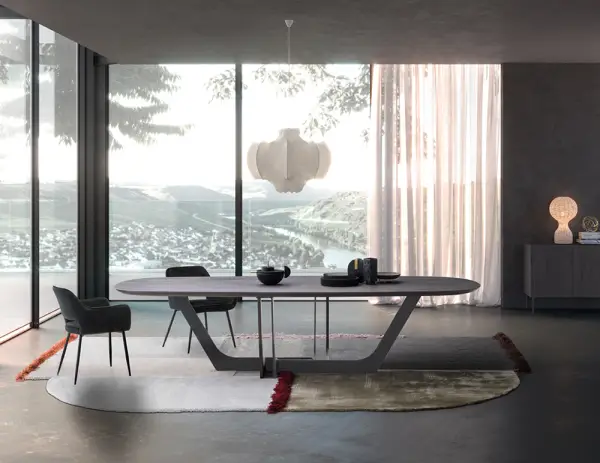 Mesa de comedor oval roble macizo y metal Cosmopolitan Devina Nais