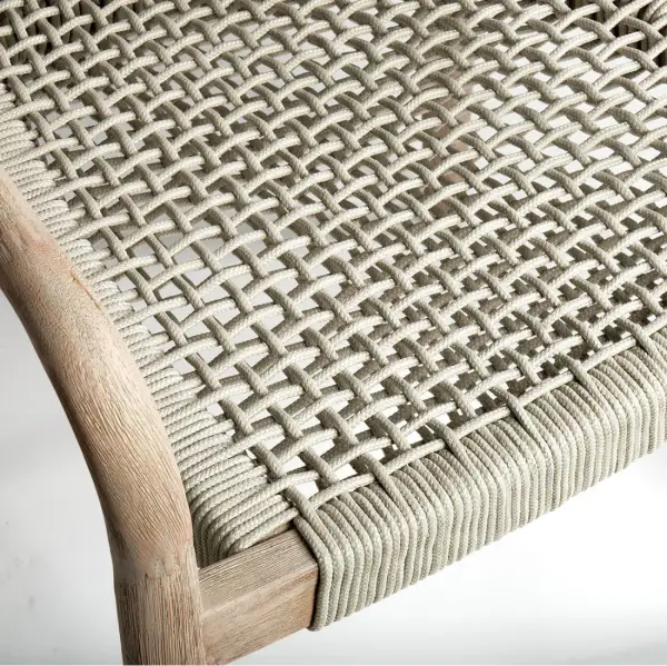 Silla de exterior de madera de eucalipto y cuerda gris claro