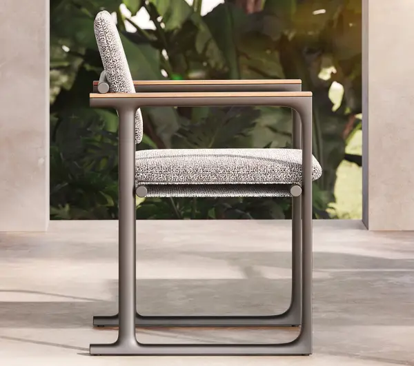 Sillón tapizado aluminio y madera de teca Tulum