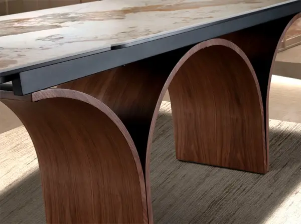 Mesa de comedor porcelánico y acero efecto nogal Okanagan