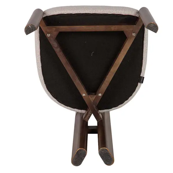 Silla de comedor de roble color nogal tapizada beige