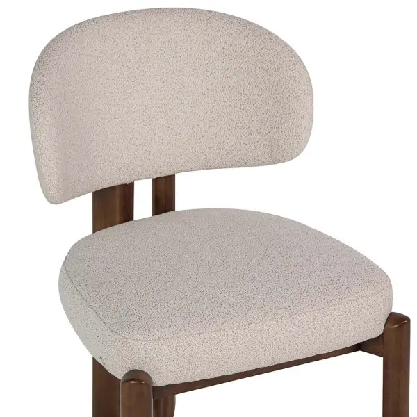 Silla de comedor de roble color nogal tapizada beige